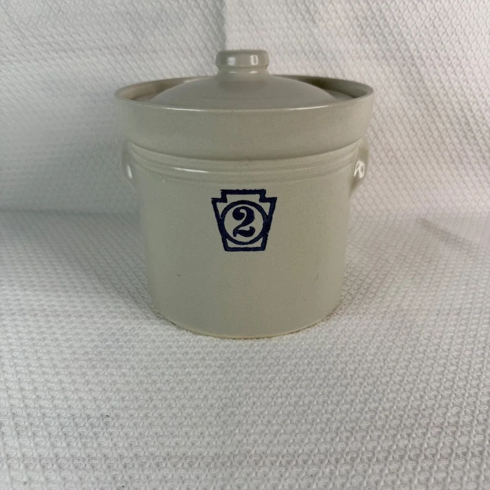 Vintage Pfaltzgraff Yorktowne Stoneware Crock with Lid Blue Keystone #2 USA